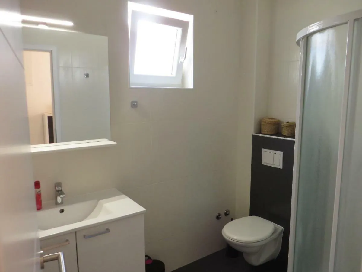 Apartments Domino Pakostane Guest house