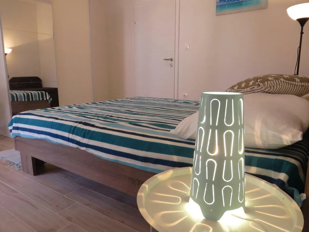 Guest house Apartments Domino Pakostane