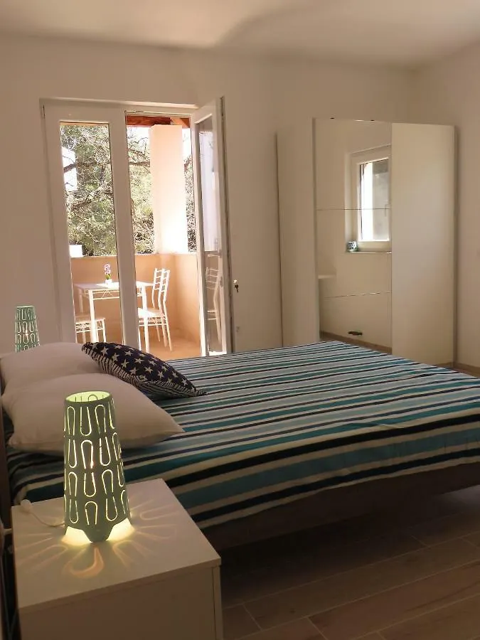 Guest house Apartments Domino Pakostane
