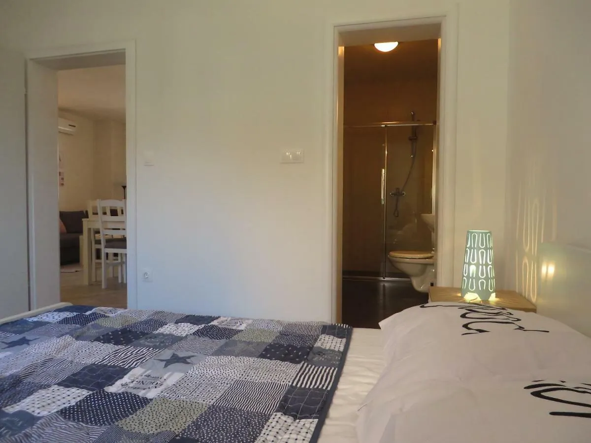 Apartments Domino Pakoštane